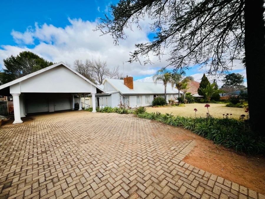 3 Bedroom Property for Sale in Wilkoppies North West